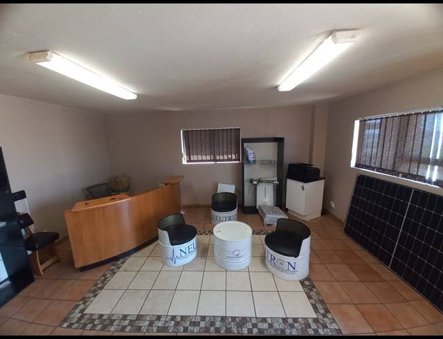 551M² WAREHOUSE TO LET IN APEX